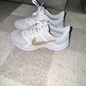 Nike DownShifter 11 Women's Running Shoes Size 8 Athletic Sneakers White